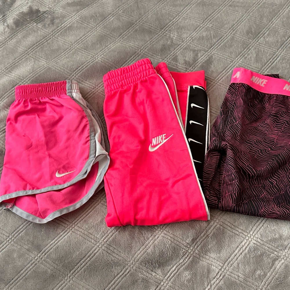 Nike Kids' size6 Pink and Black Set